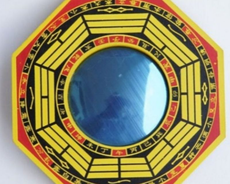 treo-gi-trong-nha-de-tru-ta-ma